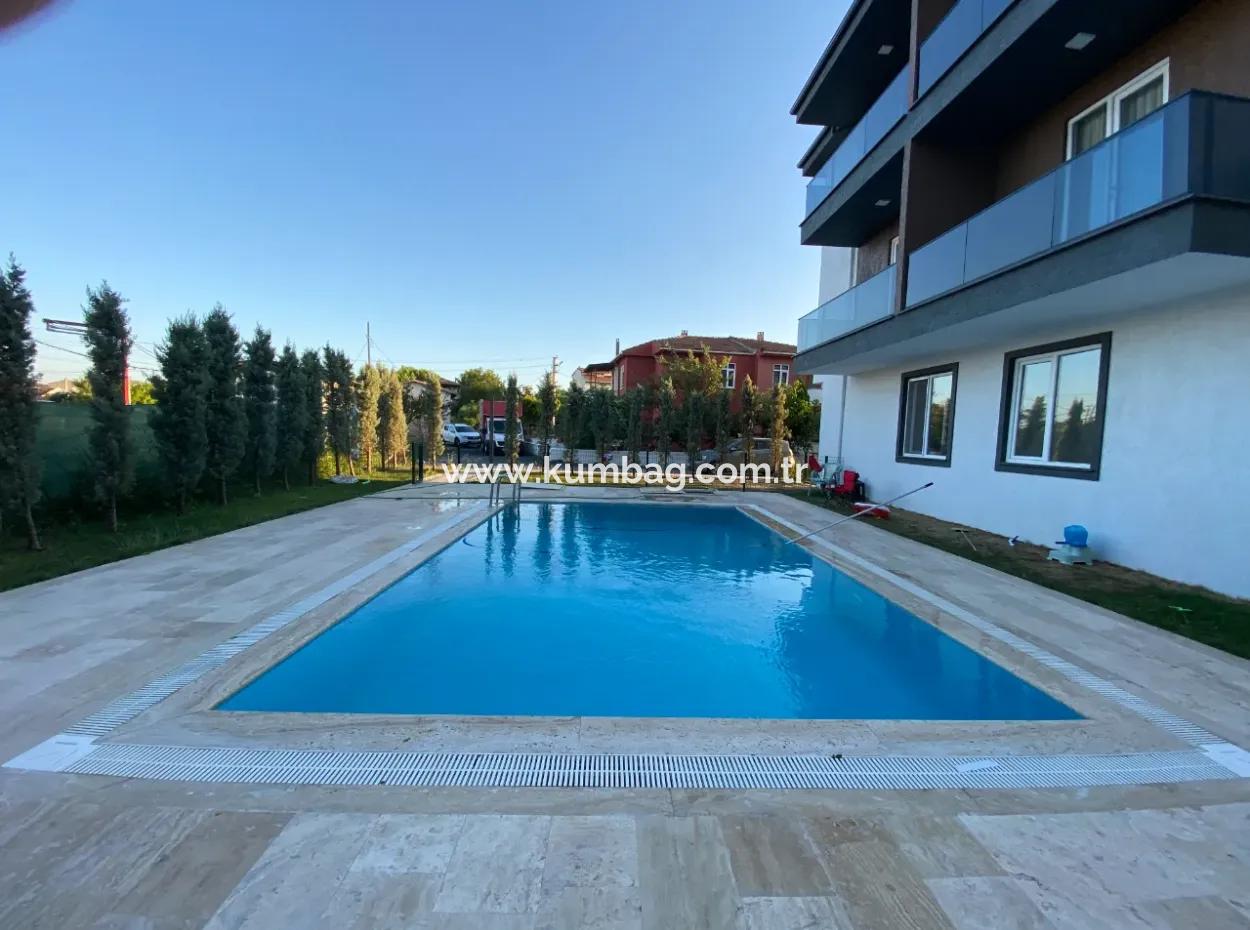 Kumbağ'da Havuzlu Ve Bahçeli 2+1 Lüks Yazlik