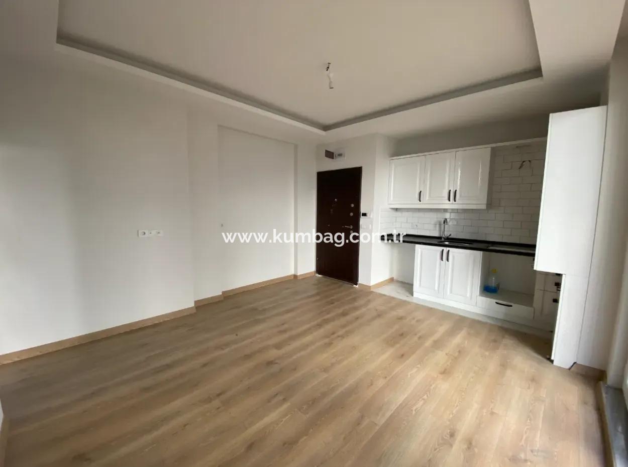 Kumbağ'da Havuzlu Ve Bahçeli 2+1 Lüks Yazlik