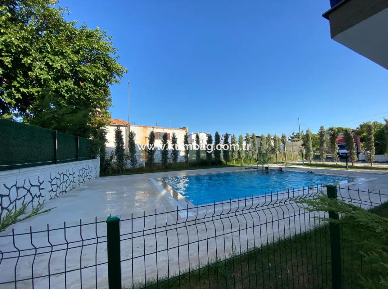 Kumbağ'da Havuzlu Ve Bahçeli 2+1 Lüks Yazlik