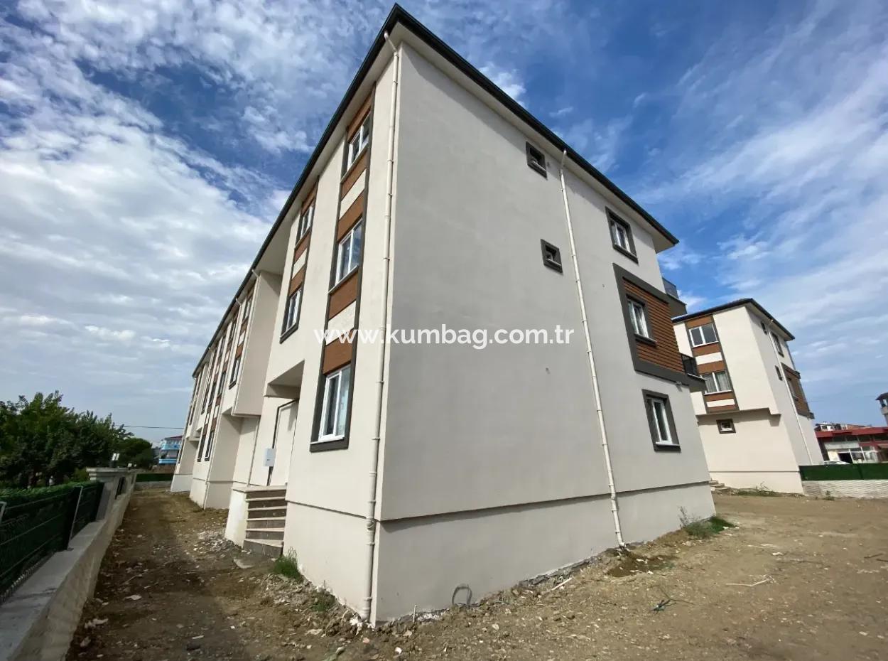 Kumbağ Ana Cadde Üzerinde Yaz-Kiş Kiralik 2+1