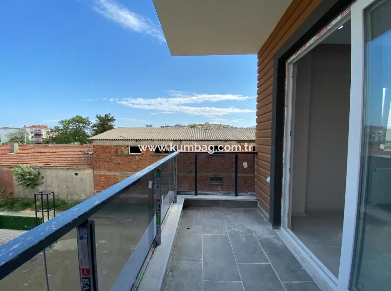 Kumbağ Ana Cadde Üzerinde Yaz-Kiş Kiralik 2+1