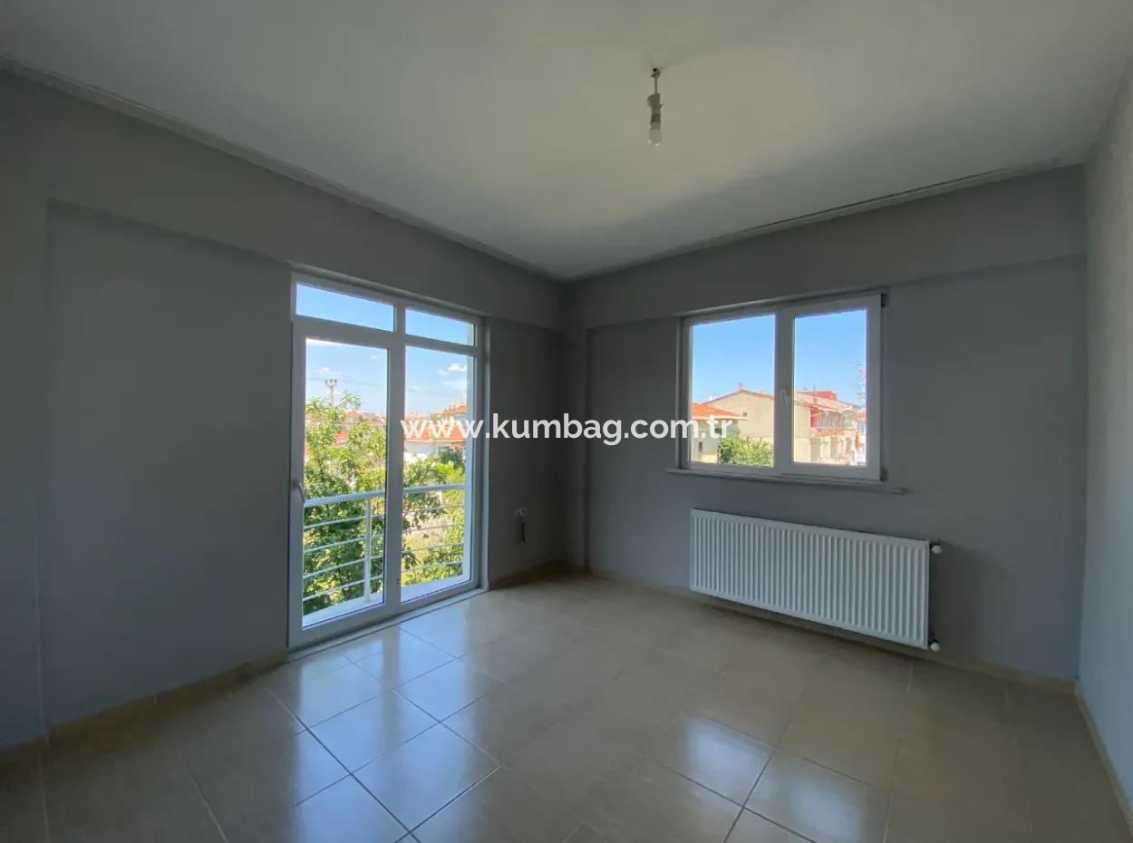 Kumbağ Ana Caddeye Yakin Konumda Aileye Kiralik 2+1 Daire