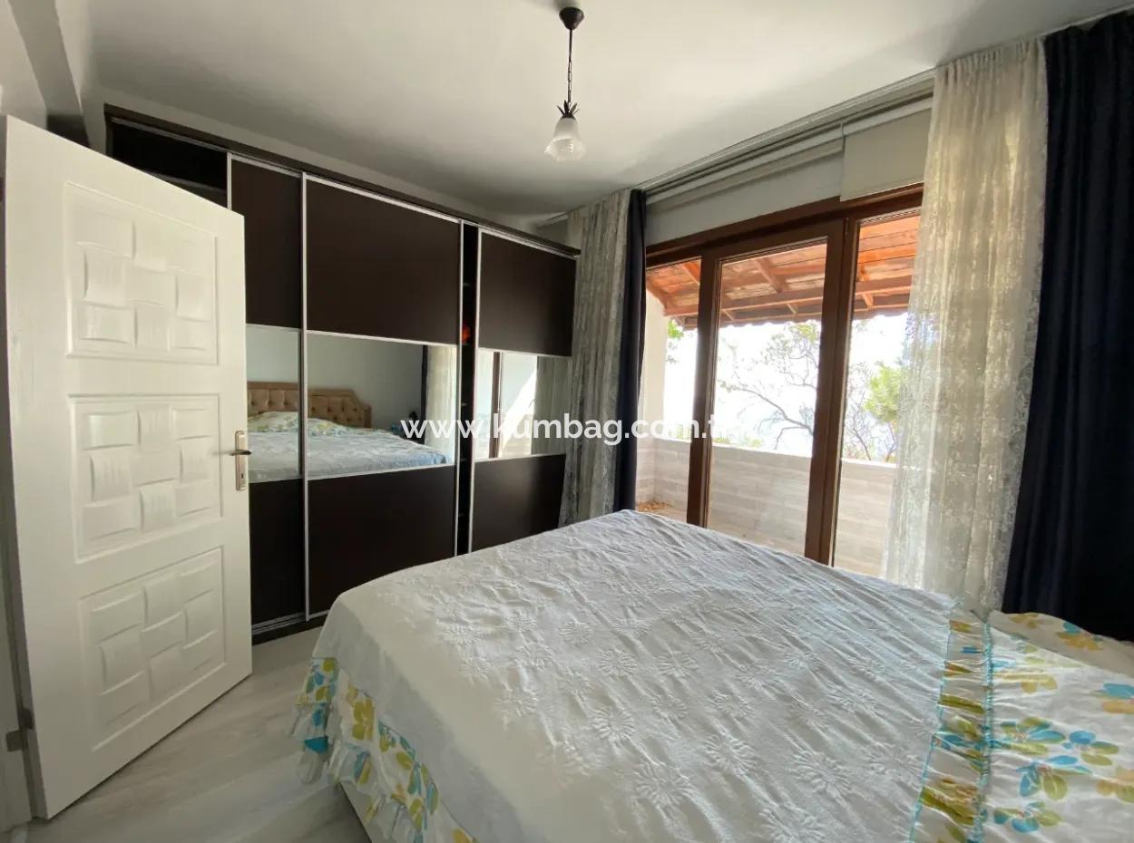 Havuzlu Site İçerisinde Deniz Manzarali 3+1 Villa