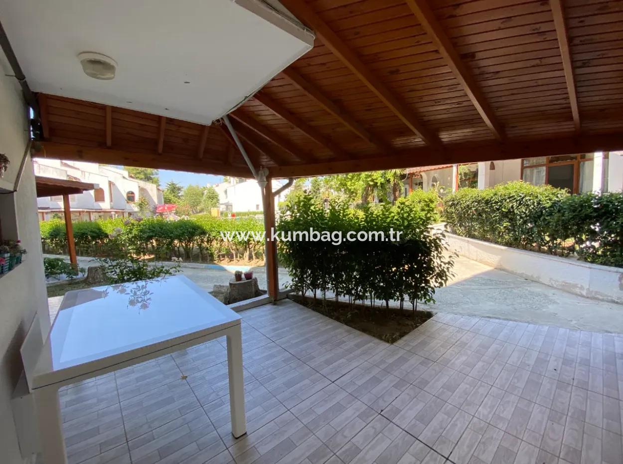 Havuzlu Site İçerisinde Deniz Manzarali 3+1 Villa