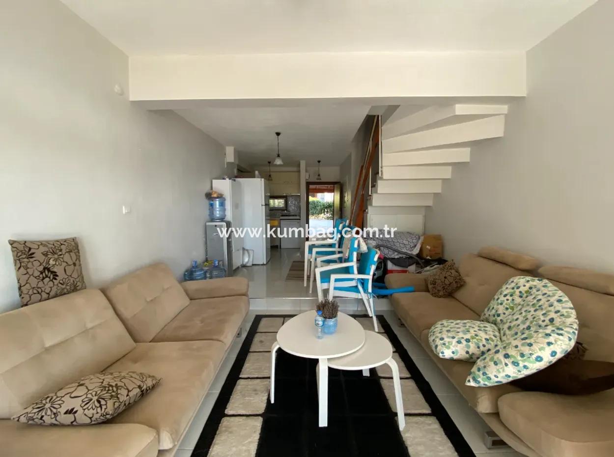 Havuzlu Site İçerisinde Deniz Manzarali 3+1 Villa