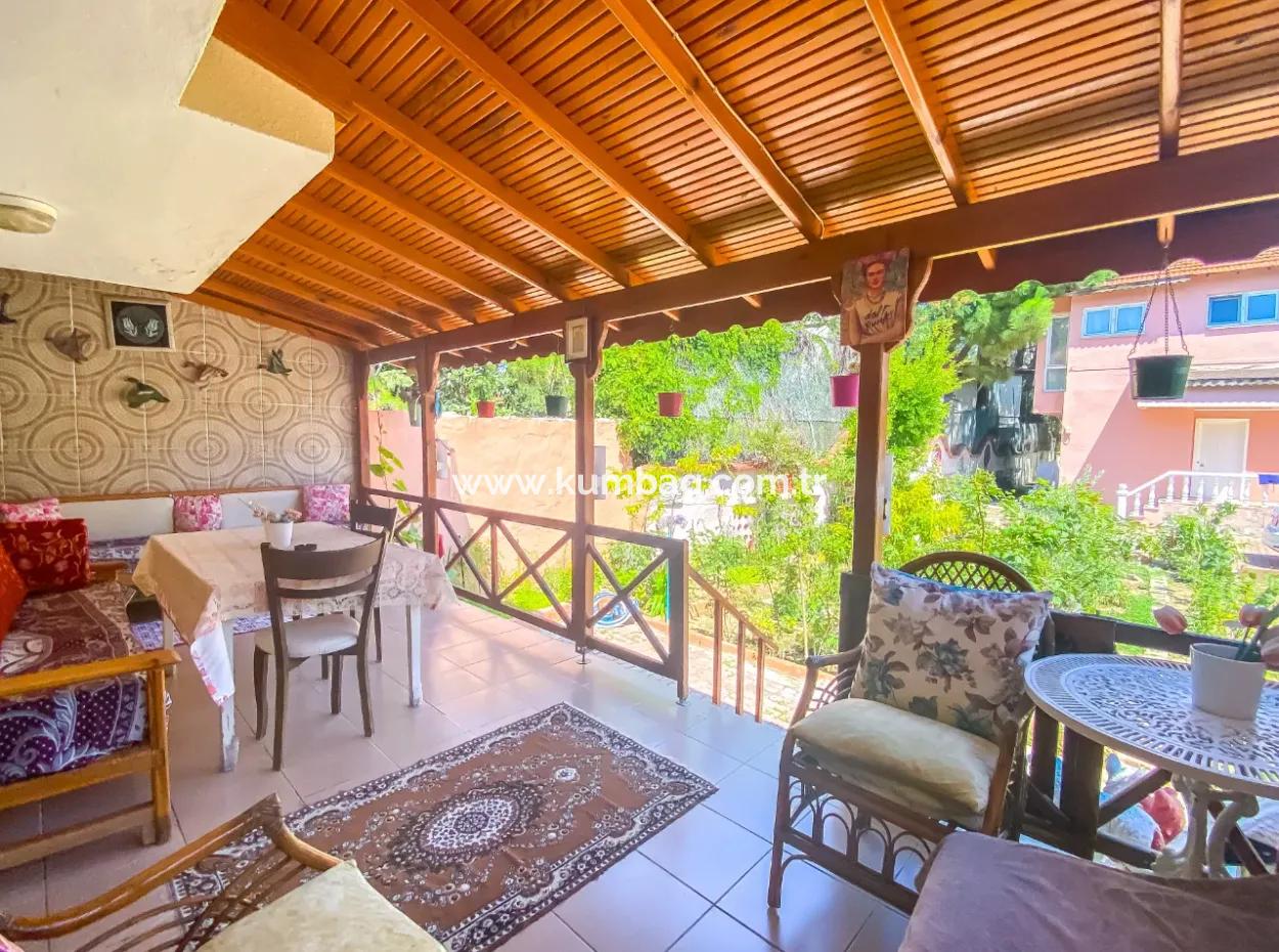 Kumbağ Merkezde Denize Ve Ana Caddeye Sifir Site İçerisinde Kiralik 3+1 Villa