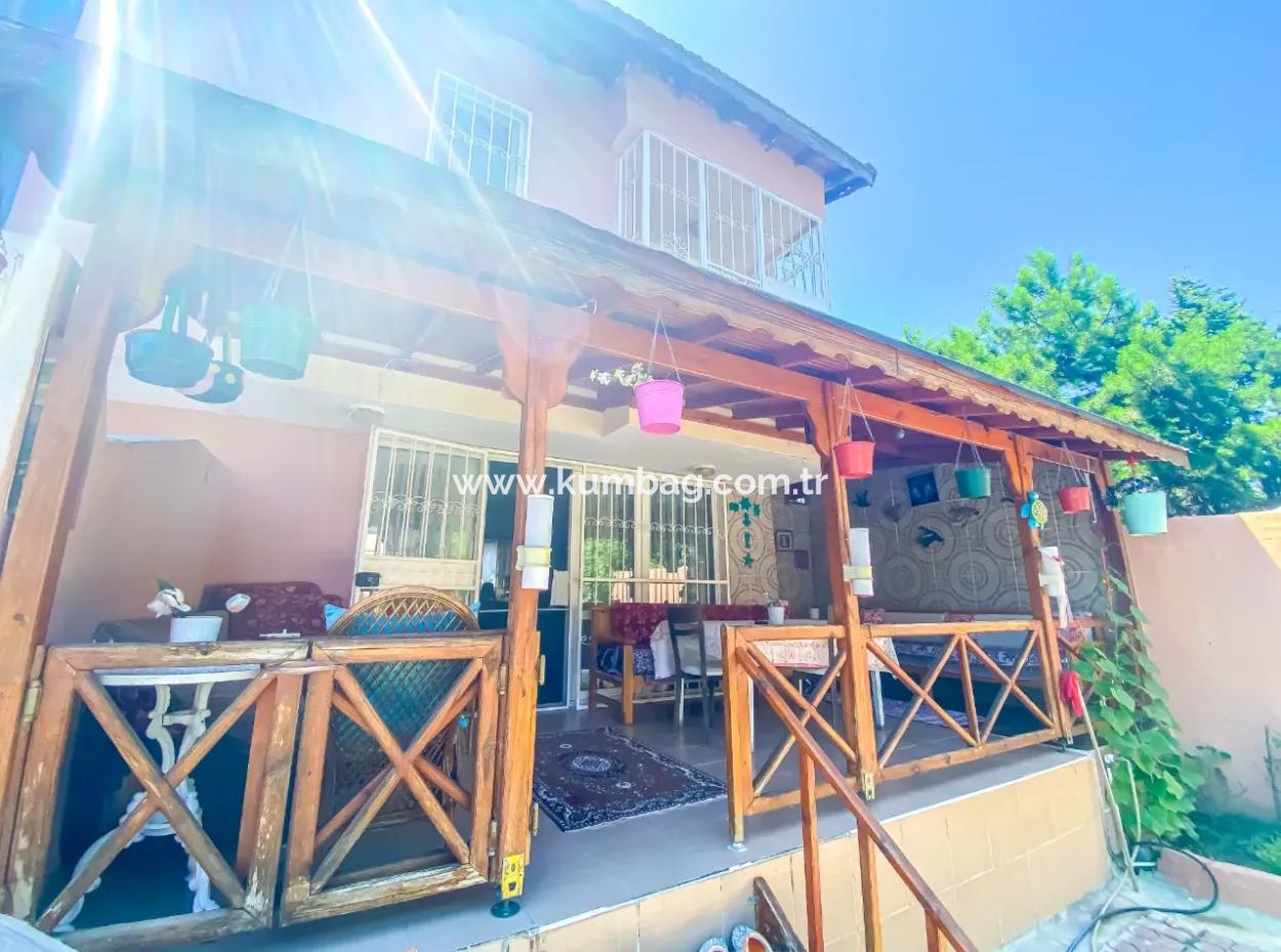 Kumbağ Merkezde Denize Ve Ana Caddeye Sifir Site İçerisinde Kiralik 3+1 Villa