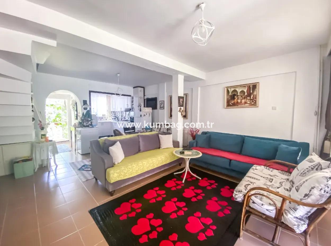 Kumbağ Merkezde Denize Ve Ana Caddeye Sifir Site İçerisinde Kiralik 3+1 Villa