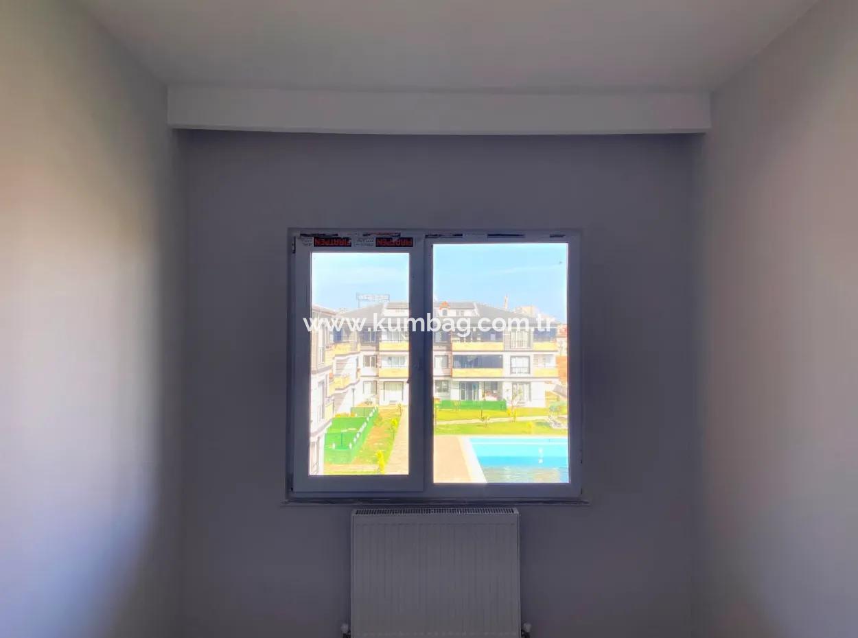 Kumbağ Havuzlu Site İçerisinde Kiralik Sifir 2+1 Dubleks Daire