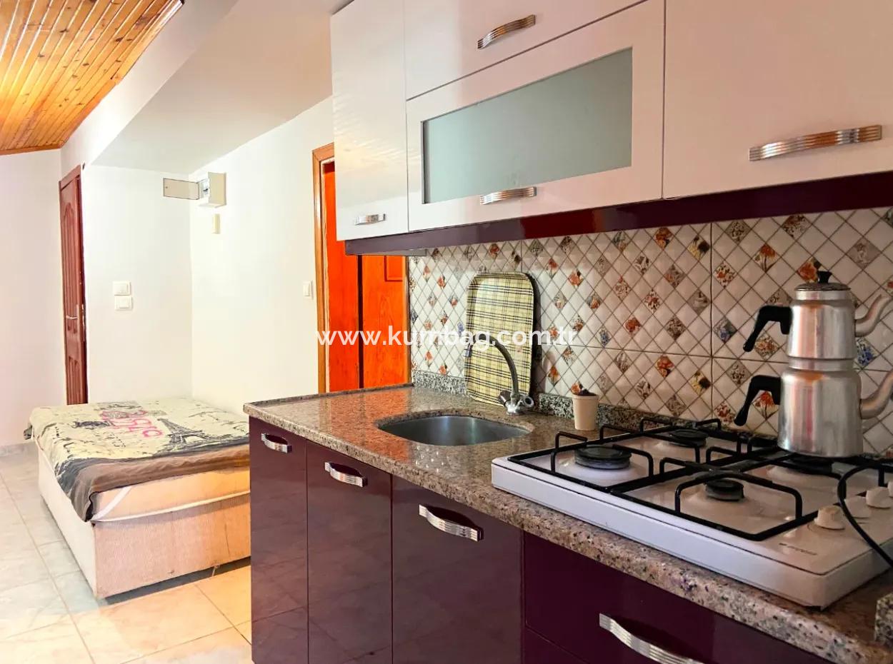 Kumbağ Pazar Sokaği Mevkii Eşyali Satilik 4+2 Daire