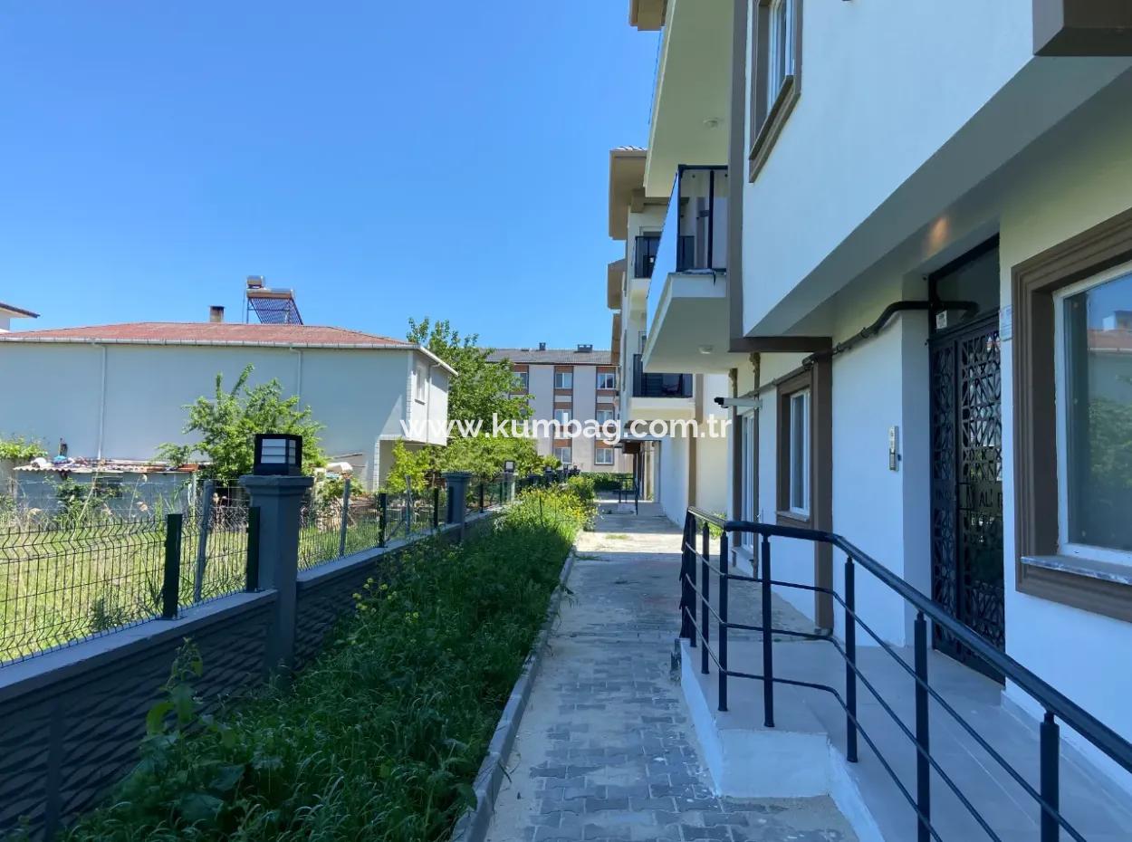 Kumbağ Havuzlu Site İçerisinde Giriş Kat Kiralik 2+1 Daire