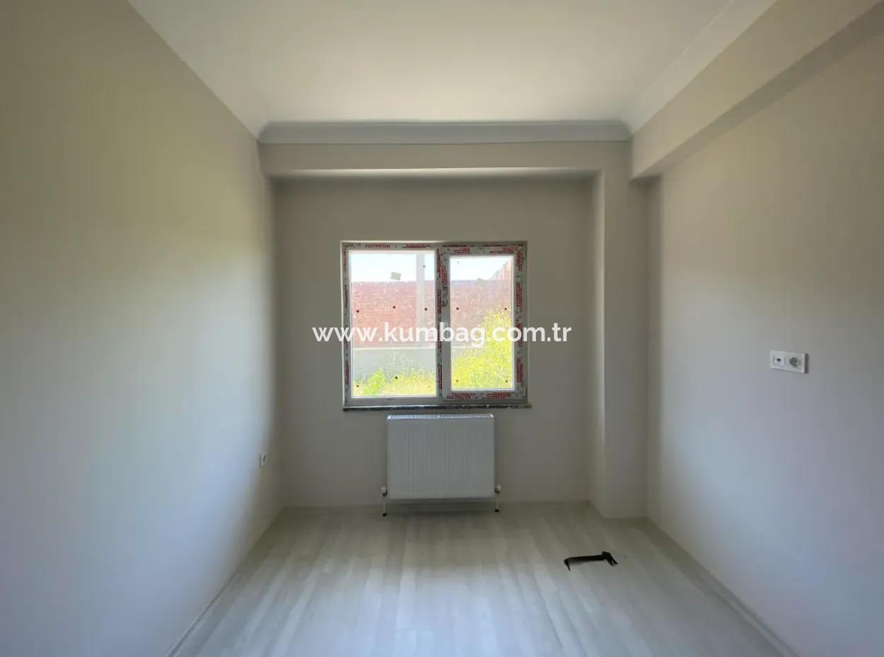 Kumbağ Havuzlu Site İçerisinde Giriş Kat Kiralik 2+1 Daire