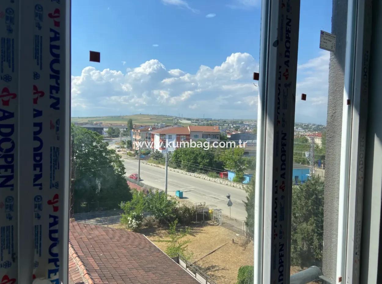 Kumbağ Mah. Ana Cadde Üzerinde Geniş Terasli 2+1 Satilik Daire