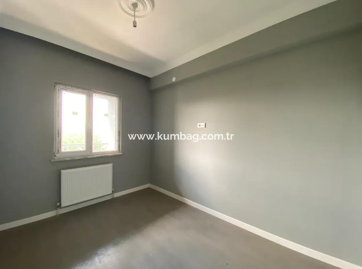 Kumbağ Mah. Ana Cadde Üzerinde Geniş Terasli 2+1 Satilik Daire