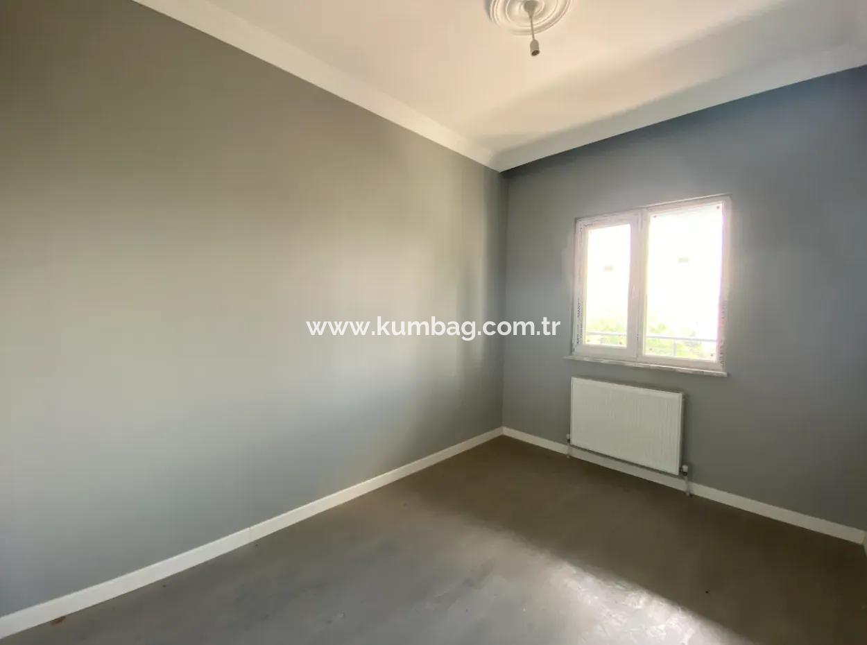 Kumbağ Mah. Ana Cadde Üzerinde Geniş Terasli 2+1 Satilik Daire
