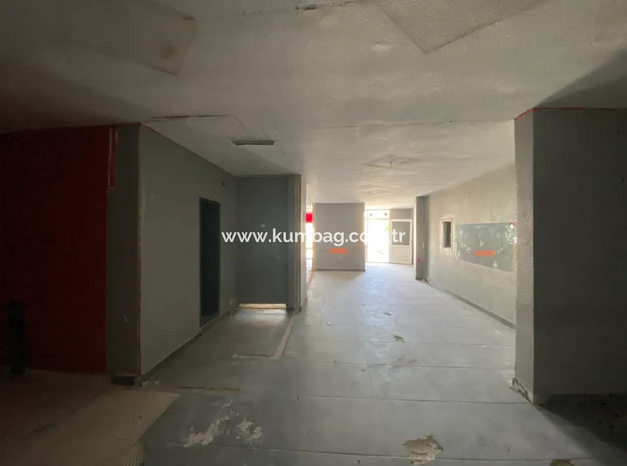 Altinova,Mahallesi'nin En İşlek Caddesinde Kiralik Dükkan