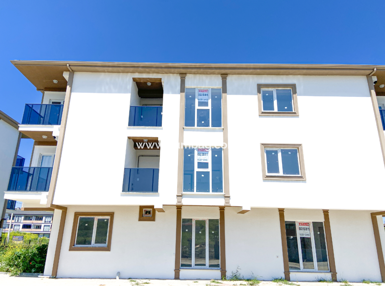 Kumbağ Mah. Havuzlu Site İçerisinde Satilik 2+1 Daireler