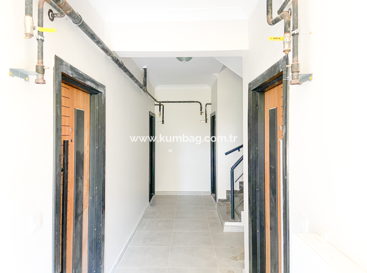 Kumbağ Mah. Havuzlu Site İçerisinde Satilik 2+1 Daireler