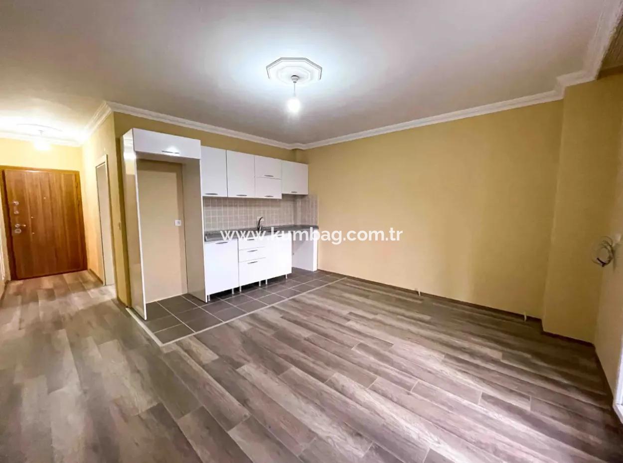 1 1 Wohnung Zum Verkauf Geräumig Mit Pool In Der Nähe Des Meeres Mit Herrlicher Aussicht