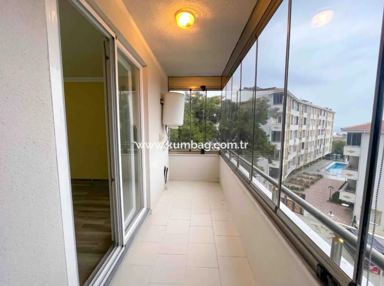 1 1 Wohnung Zum Verkauf Geräumig Mit Pool In Der Nähe Des Meeres Mit Herrlicher Aussicht