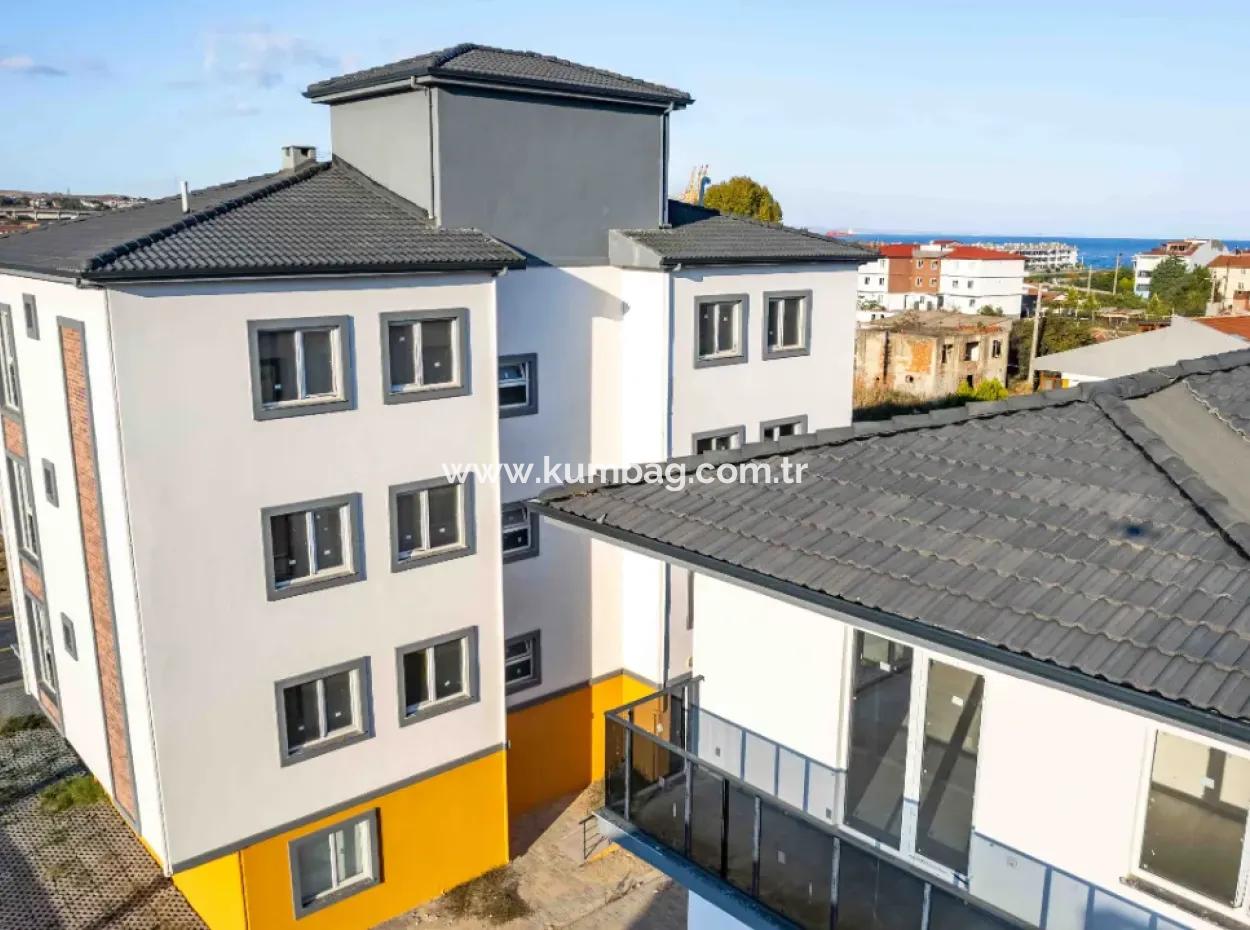 Neu Zu Verkaufen In Einem Komplex Auf Der Strasse In Kumbağ 2 1 Wohnung