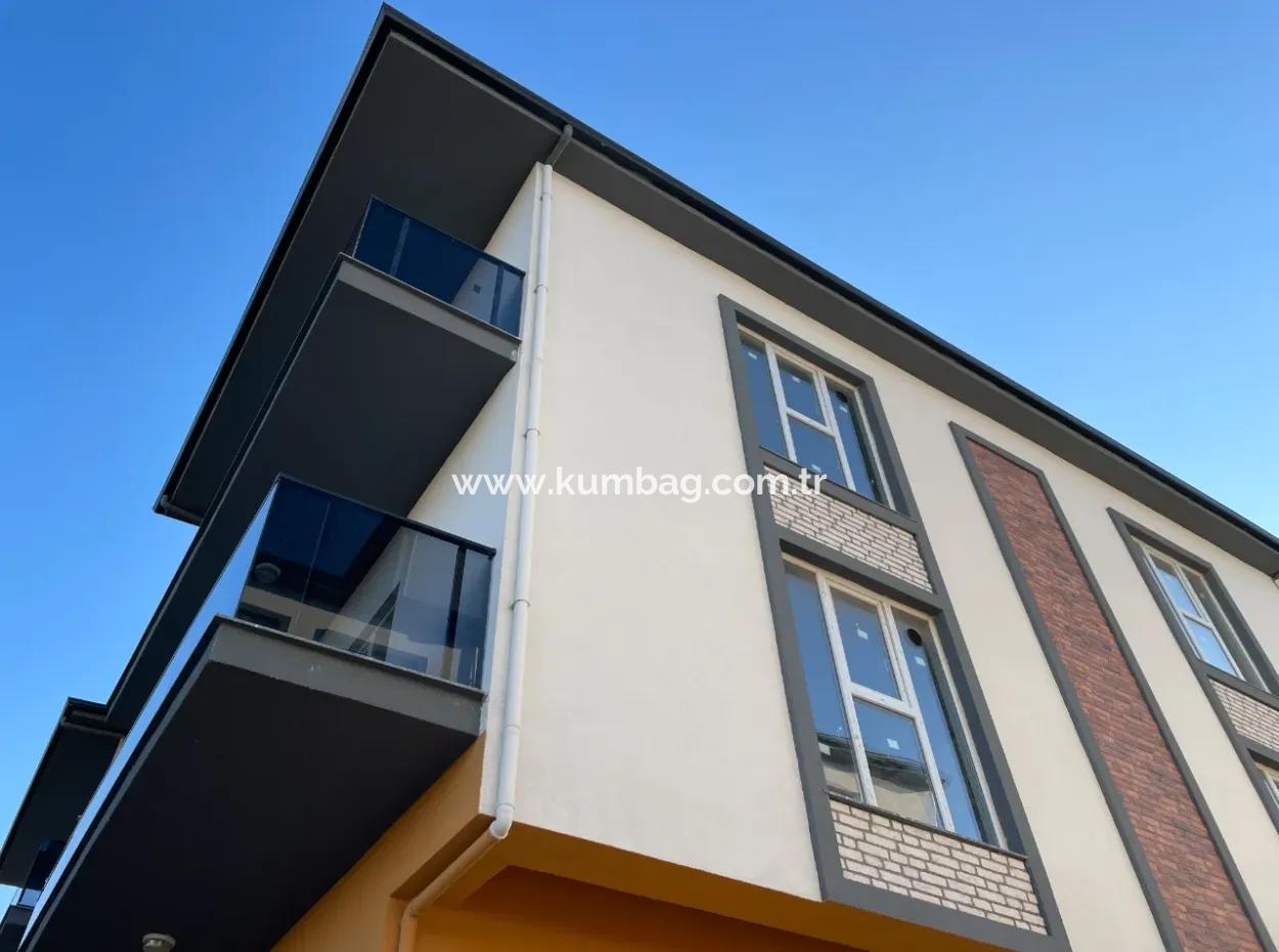 Neu Zu Verkaufen In Einem Komplex Auf Der Strasse In Kumbağ 2 1 Wohnung
