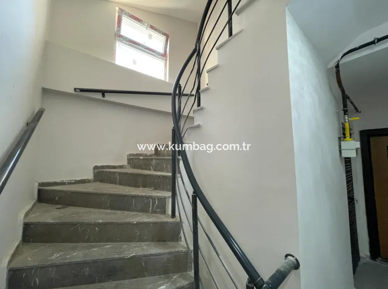 Neu Zu Verkaufen In Einem Komplex Auf Der Strasse In Kumbağ 2 1 Wohnung