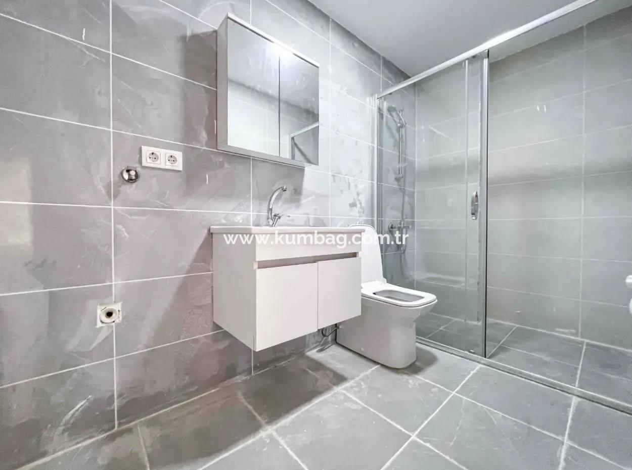 Neu Zu Verkaufen In Einem Komplex Auf Der Strasse In Kumbağ 2 1 Wohnung
