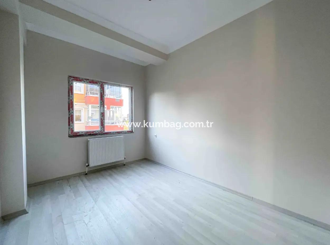 Neu Zu Verkaufen In Einem Komplex Auf Der Strasse In Kumbağ 2 1 Wohnung