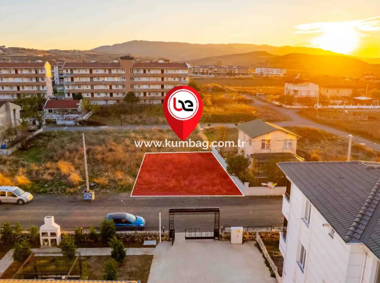 Zentral Zonierte Und Verkaufsbereite Grundstücke Zum Verkauf