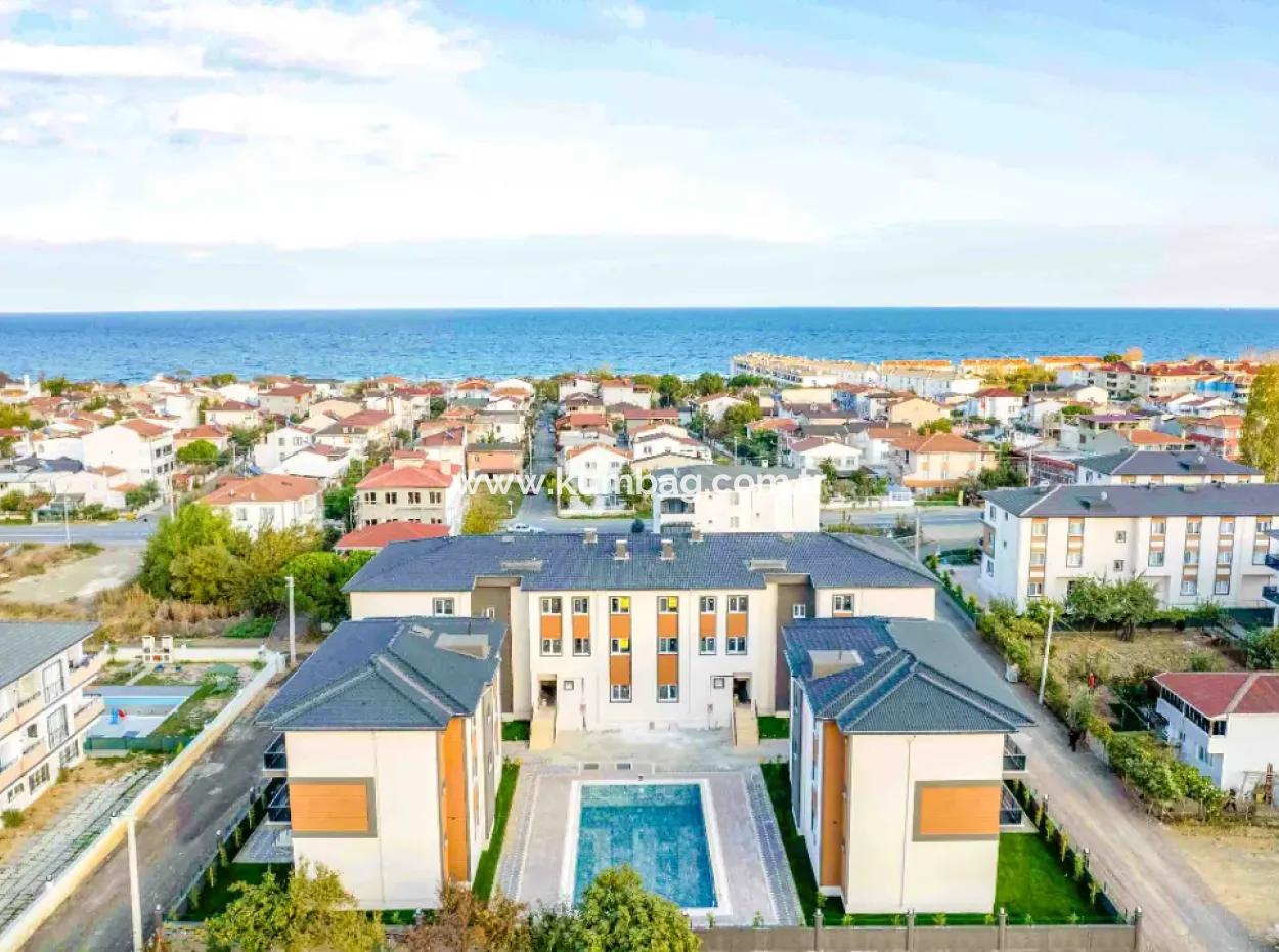 Geschäft Zur Miete Im Entwicklungsgebiet In Kumbağ 400 M2 Von Der Strasse Aus Sichtbar