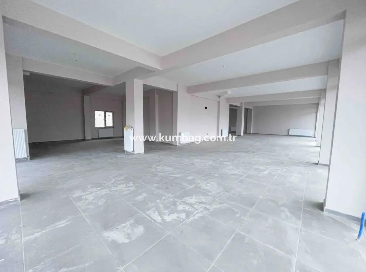 Geschäft Zur Miete Im Entwicklungsgebiet In Kumbağ 400 M2 Von Der Strasse Aus Sichtbar