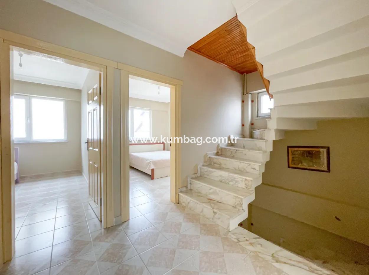 2 Stöckig 4 1 Einfamilienhaus Mit Garten Zu Verkaufen In Kumbag Zentrale Lage