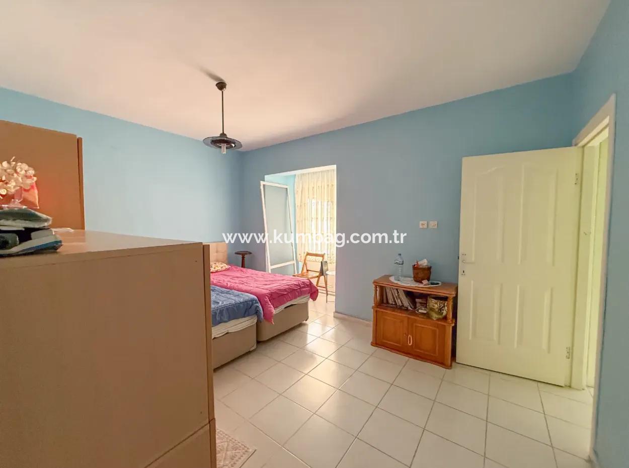 Triplex Villa Zum Verkauf In Einem Komplex Mit 50 Mt Pool In Kumbağ Deniz