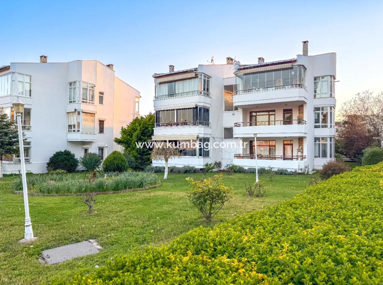 Sehr Grosse 2 1 Wohnung Zum Verkauf In Kumbağ Seafront Popular Complex