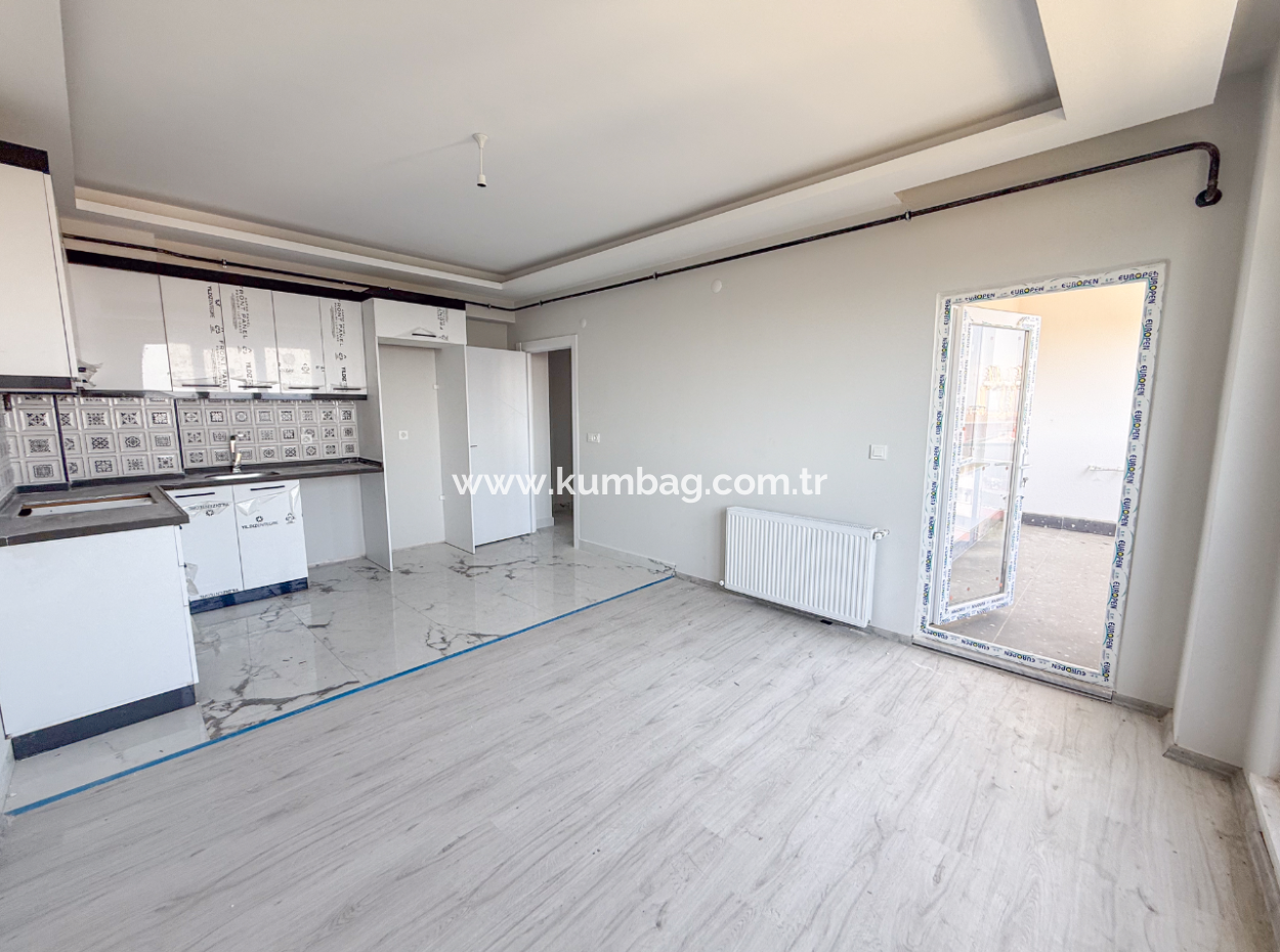 Neue 2 1 Wohnung Zum Verkauf Mit Garten Mit Meerblick In Kumbag