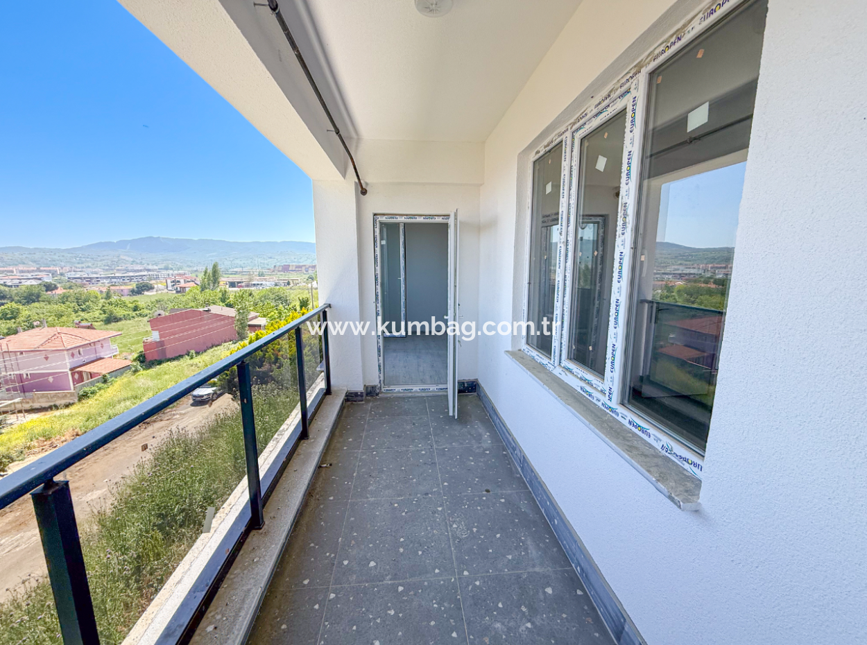 Neue 2 1 Wohnung Zum Verkauf Mit Garten Mit Meerblick In Kumbag