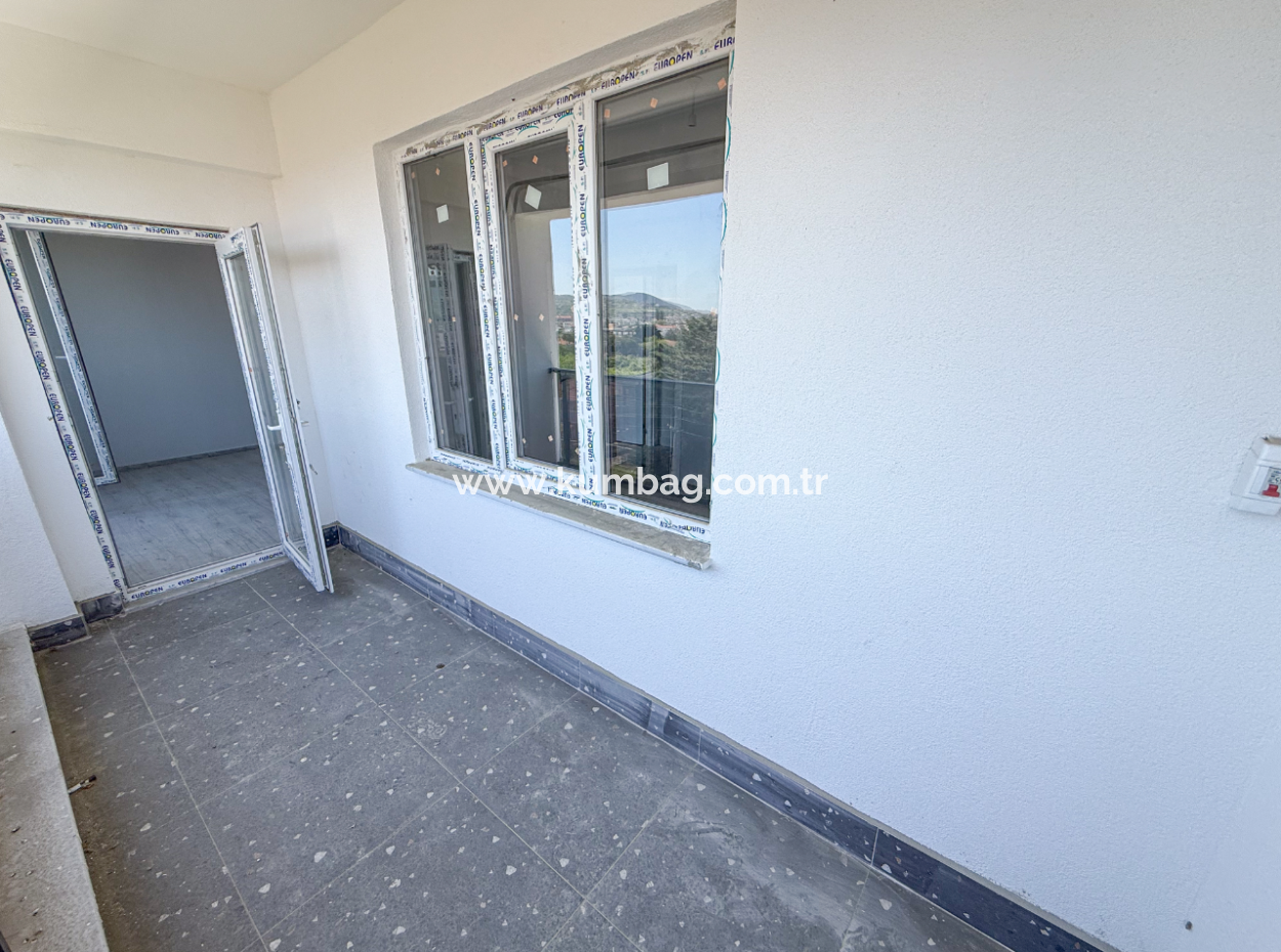 Neue 2 1 Wohnung Zum Verkauf Mit Garten Mit Meerblick In Kumbag