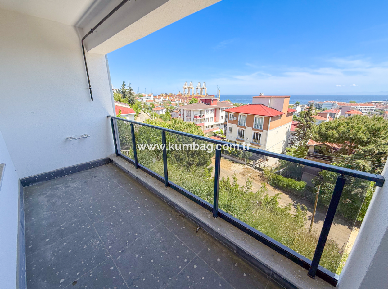 Neue 2 1 Wohnung Zum Verkauf Mit Garten Mit Meerblick In Kumbag