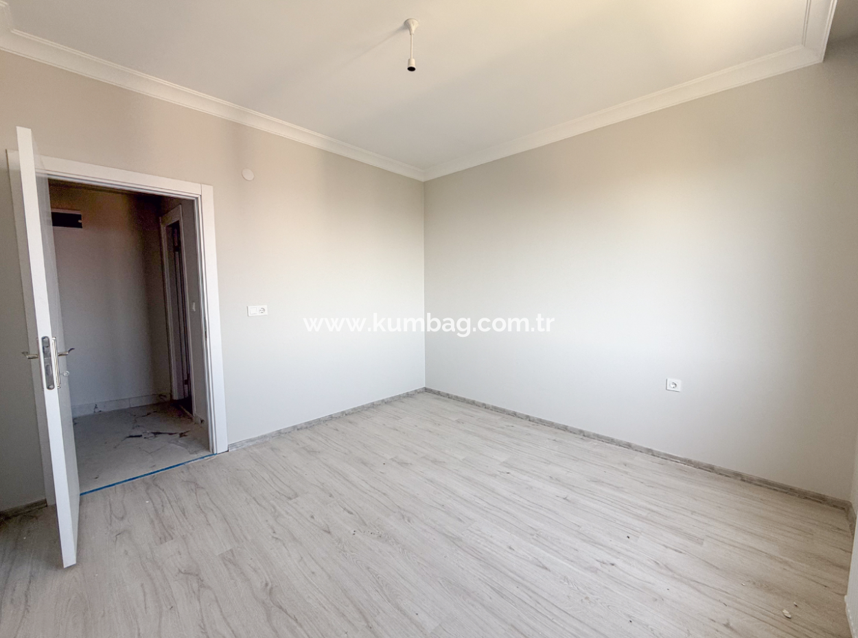 Neue 2 1 Wohnung Zum Verkauf Mit Garten Mit Meerblick In Kumbag