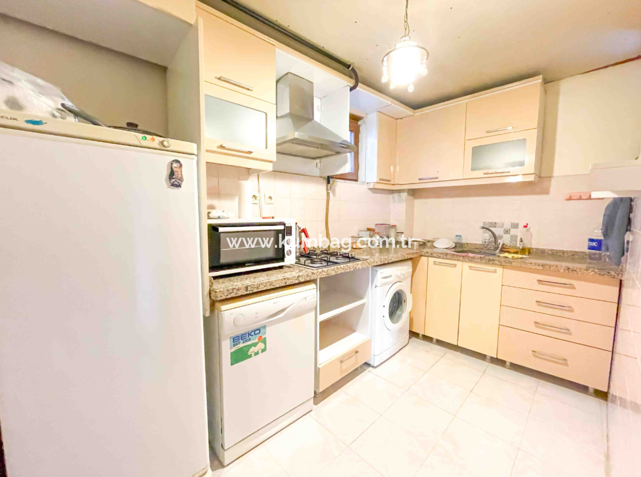 2-Stöckige Villa Mit Garten Zum Verkauf In Der Nähe Der Marktstrasse In Kumbag