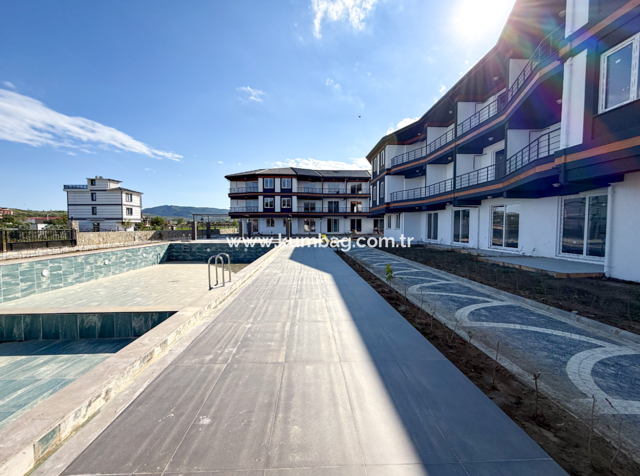 Luxus 2 1 Wohnungen Zu Vermieten In Der Nähe Des Meeres In Kumbağ Komplex Mit Pool