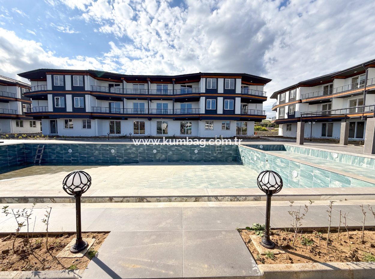 Luxus 2 1 Wohnungen Zu Vermieten In Der Nähe Des Meeres In Kumbağ Komplex Mit Pool