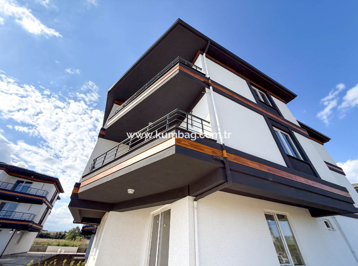 Luxus 2 1 Wohnungen Zu Vermieten In Der Nähe Des Meeres In Kumbağ Komplex Mit Pool