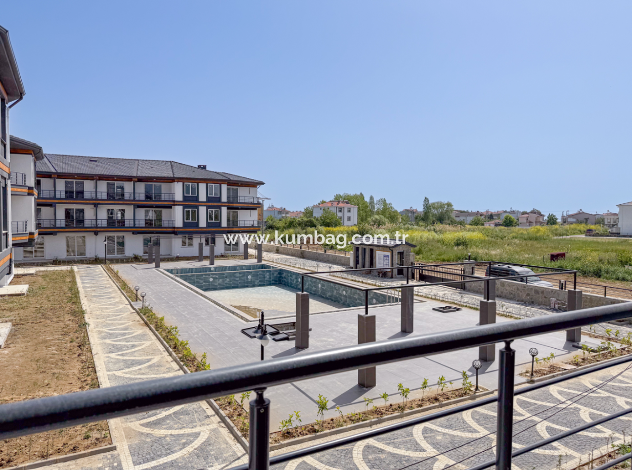 Luxus 2 1 Wohnungen Zu Vermieten In Der Nähe Des Meeres In Kumbağ Komplex Mit Pool