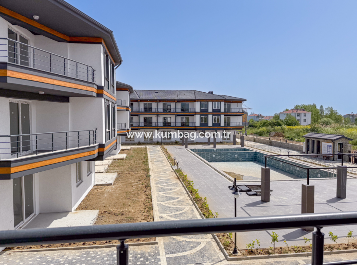 Luxus 2 1 Wohnungen Zu Vermieten In Der Nähe Des Meeres In Kumbağ Komplex Mit Pool