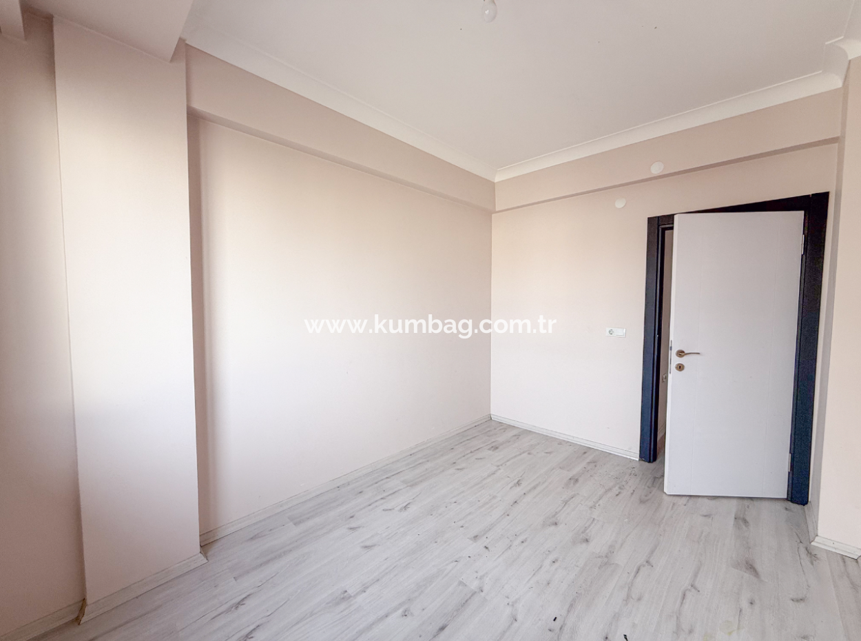 1 1 Wohnung Zu Vermieten In Einem Komplex An Der Vorderseite Der Hauptstrasse Von Kumbağ