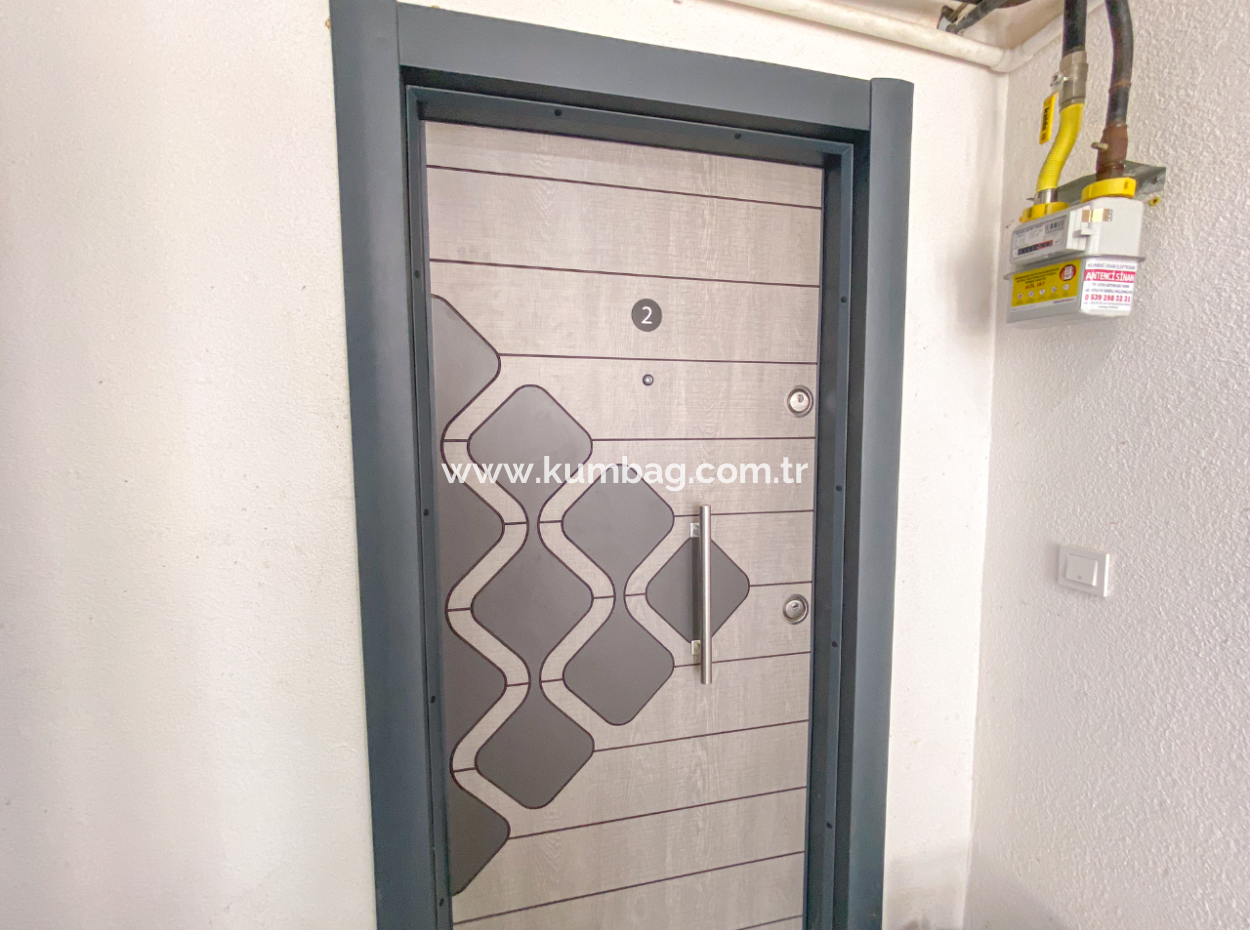 Ecke Zum Verkauf In Einem Neubau Mit Grossem Garten 1 1 Wohnung In Einem Komplex