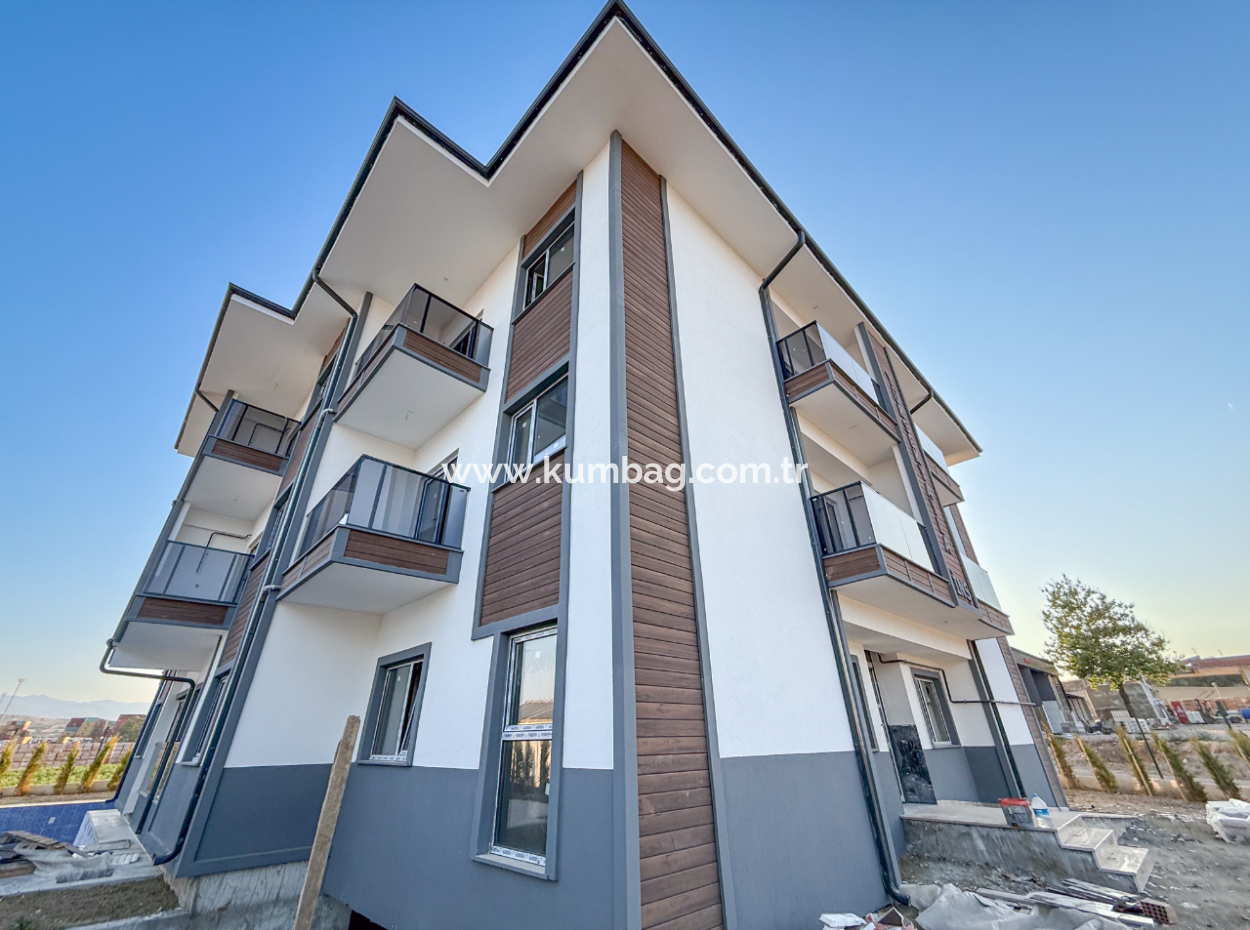 Neue Wohnungen Mit Pool 1 1 Zum Verkauf Auf Der Strasse In Kumbagh