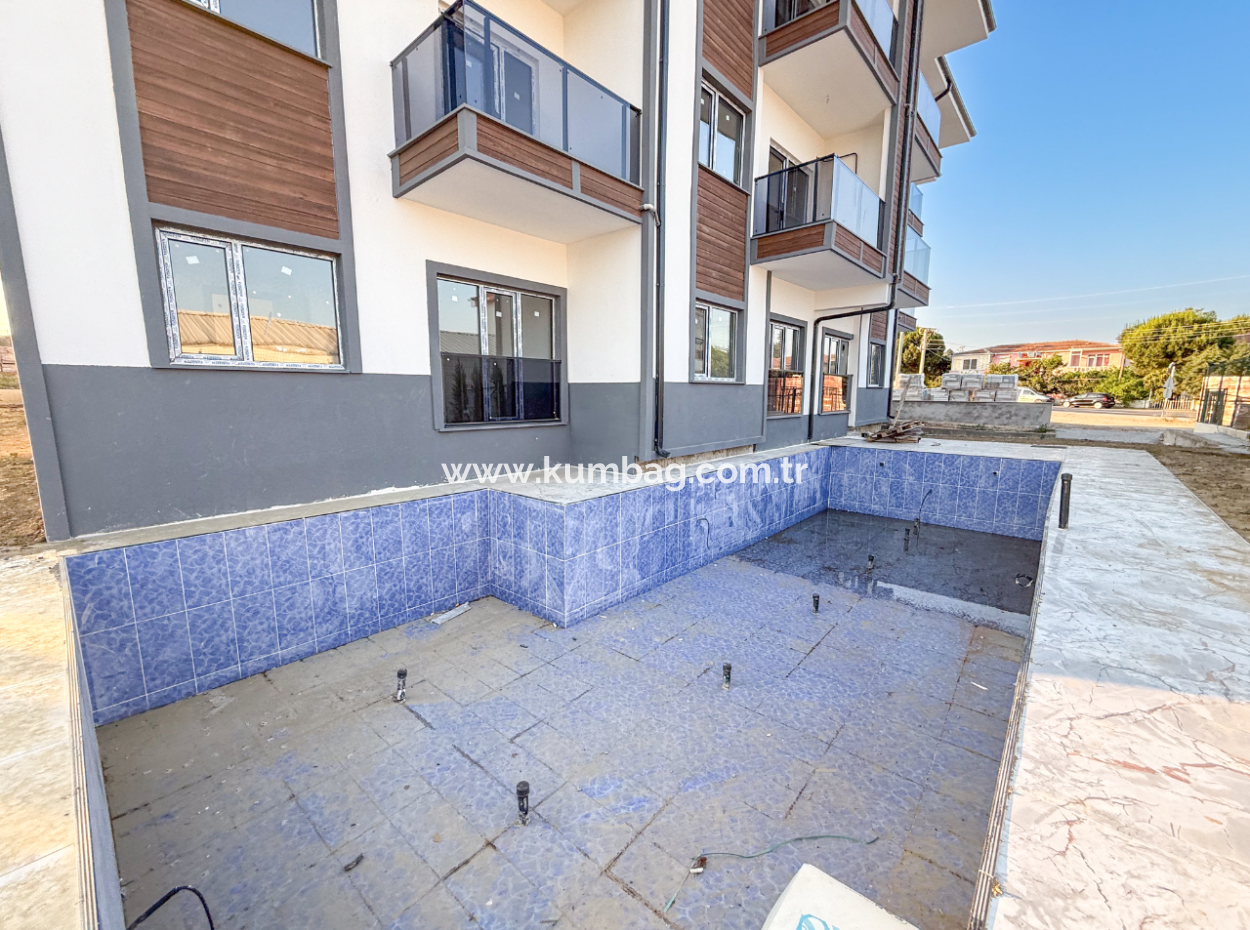 Neue Wohnungen Mit Pool 1 1 Zum Verkauf Auf Der Strasse In Kumbagh